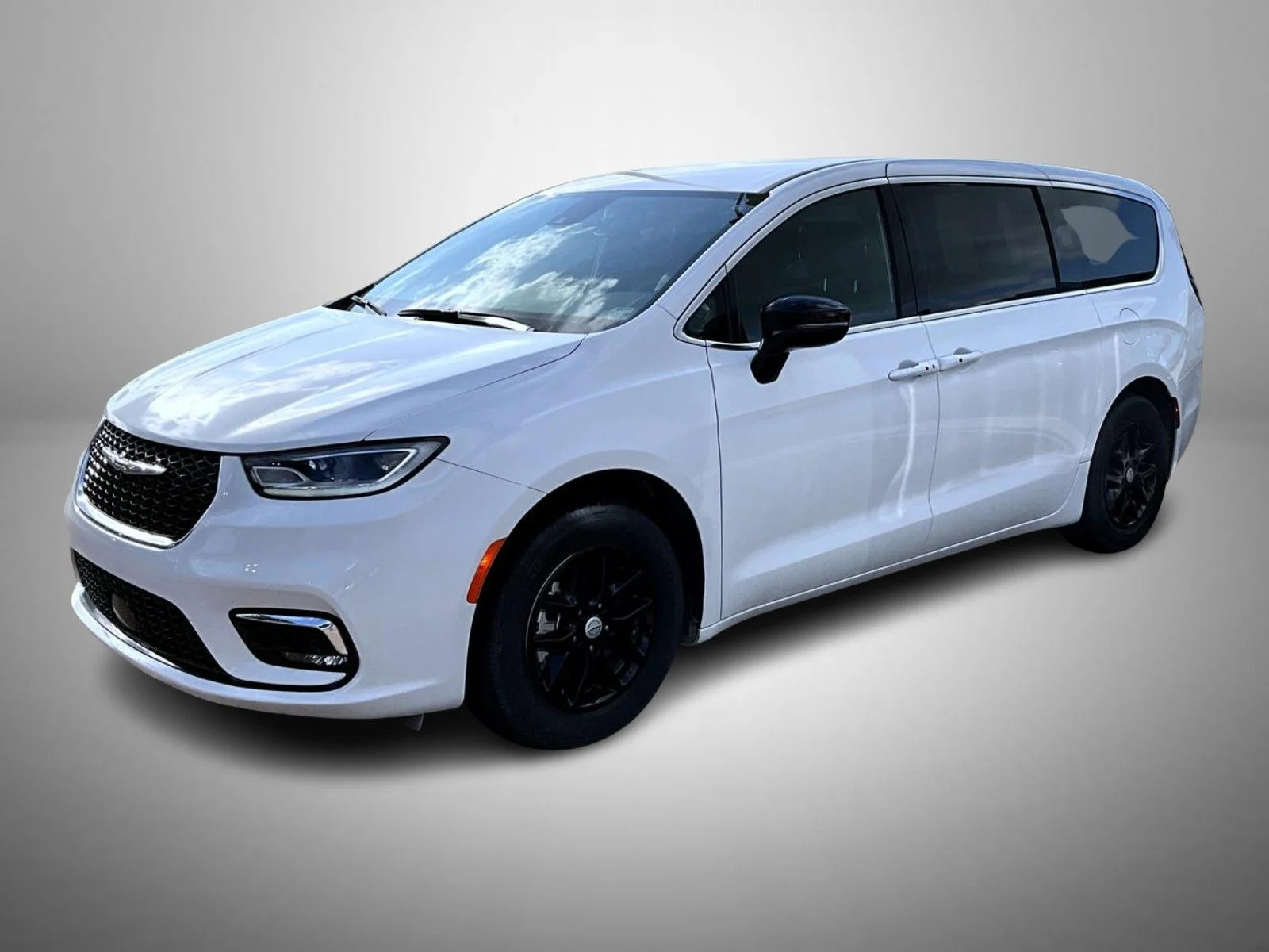 2025 Chrysler Pacifica Select's photo