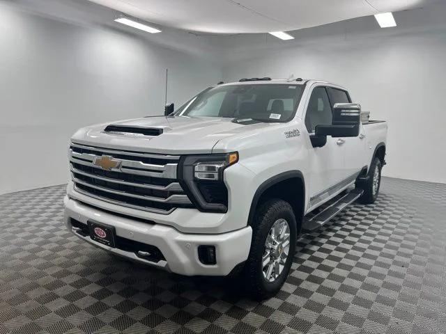 Used 2024 Beige Chevrolet High Country image 2