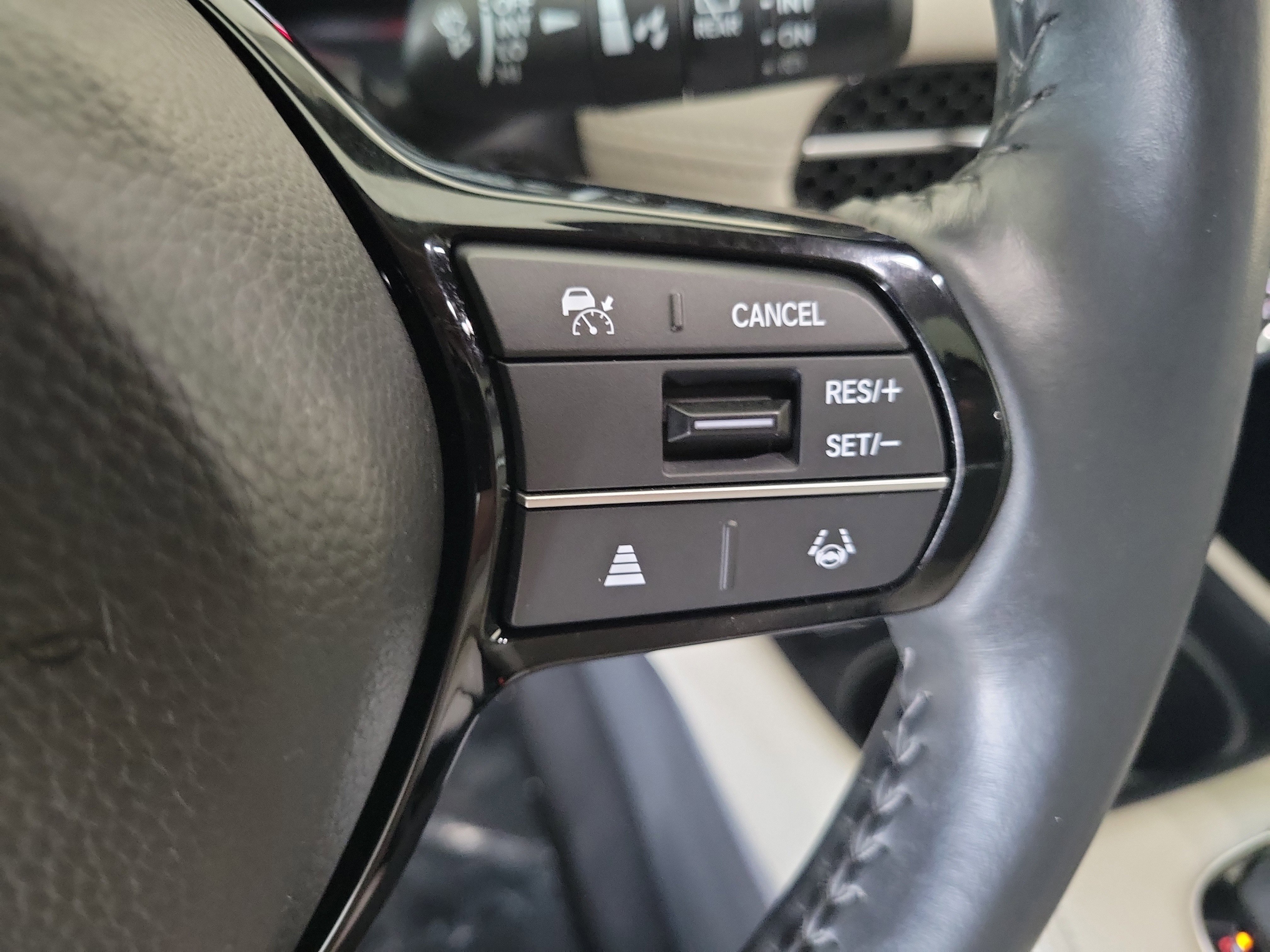 Used 2023 Platinum White Honda EX-L image 30