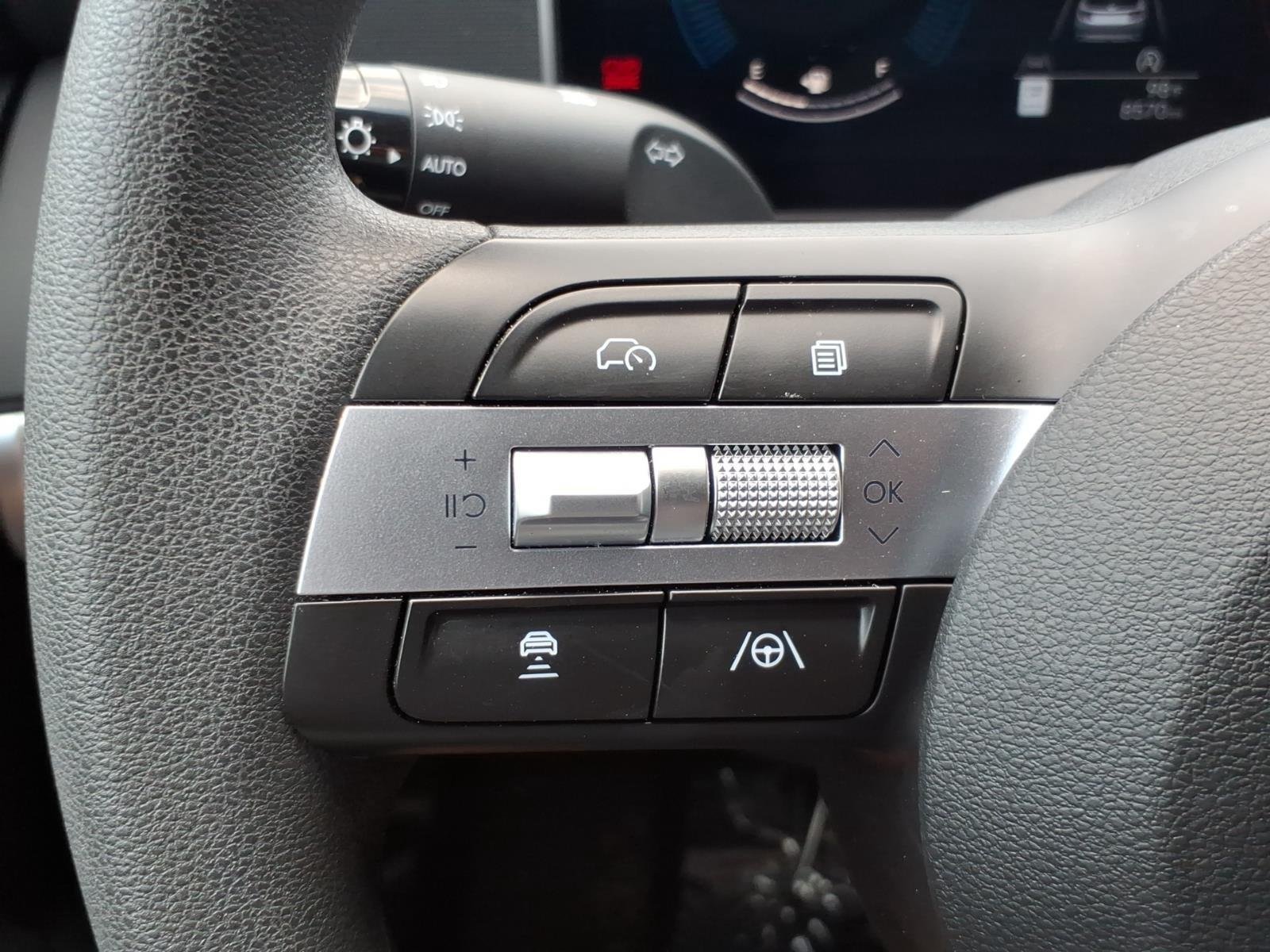 Used 2025 Hampton Gray Hyundai SE image 14