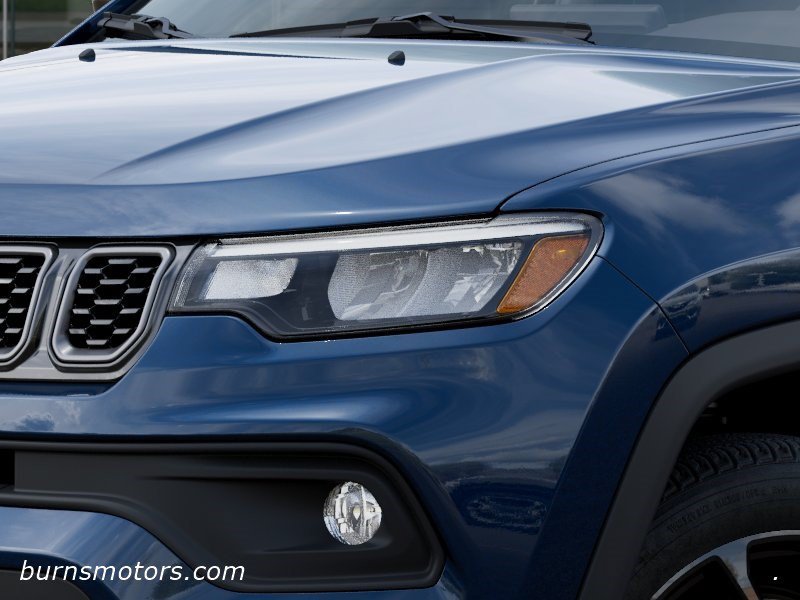 New 2026 Fathom Blue Pearl-Coat Exterior Paint Jeep Latitude Altitude image 10