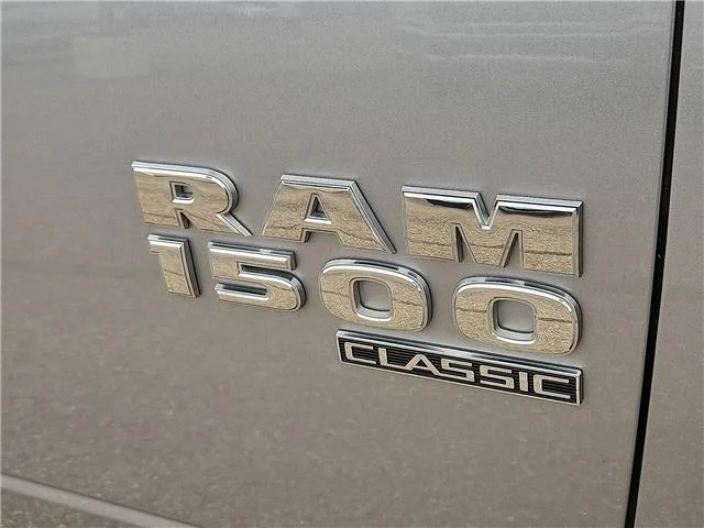 Used 2022 Billet Silver Metallic Clearcoat RAM SLT 4x4 Crew Cab 5.6 ft. box 140 in. WB image 7