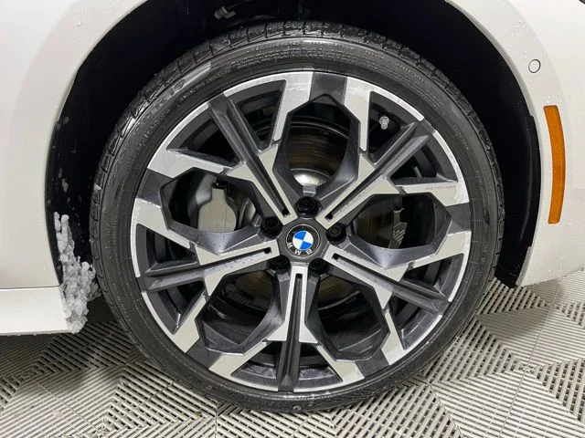 New 2026 Mineral White Metallic BMW 330i xDrive image 18