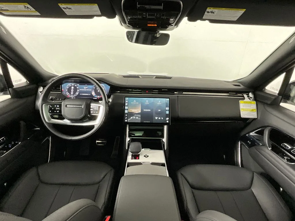 New 2026 Fuji White Land Rover SE 7 Seats image 4