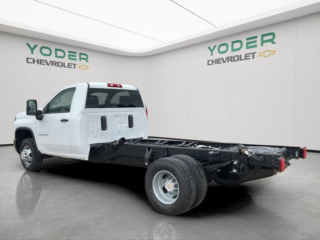 New 2026 Summit White Chevrolet Work Truck image 9