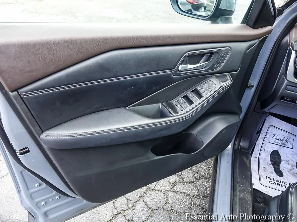 Used 2023 Gray Nissan SL FWD image 23