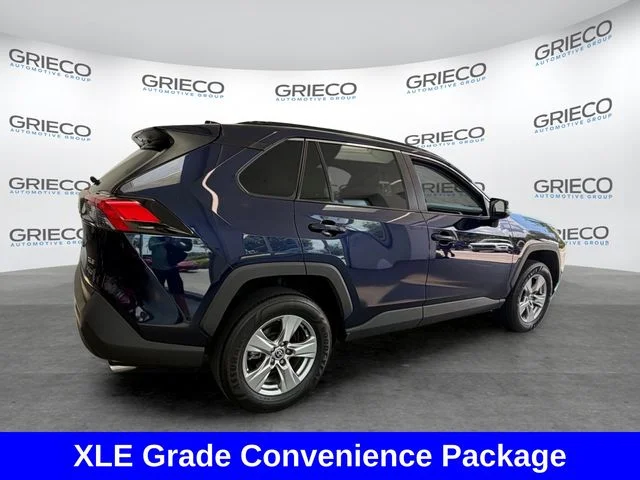 Used 2022  Toyota XLE image 11