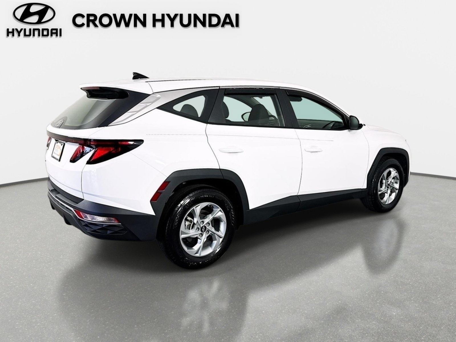 Used 2024 White Pearl Hyundai SE image 5