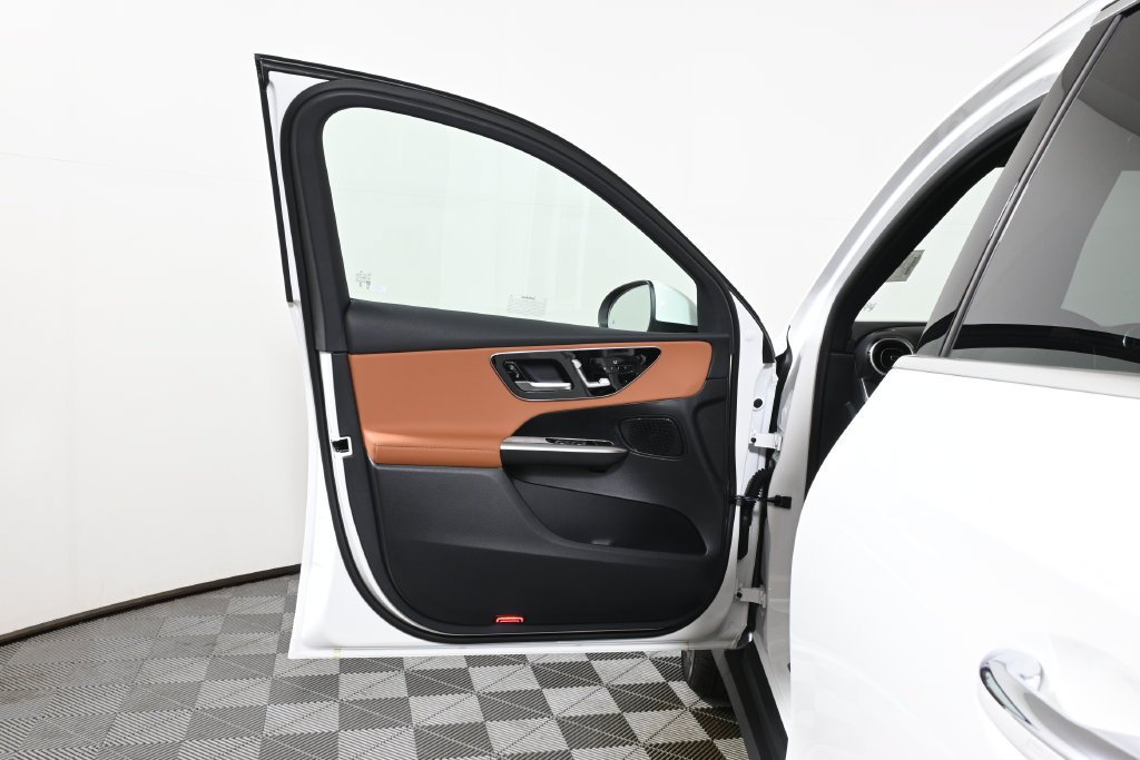 New 2027 Polar White Mercedes-Benz GLC 300 image 55
