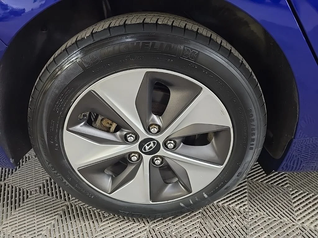 Used 2019 Intense Blue Hyundai Limited image 14