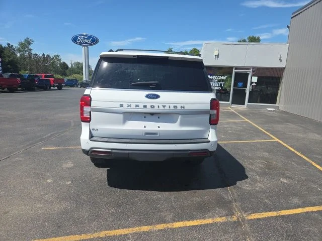 Used 2023 Oxford White Ford XLT image 7
