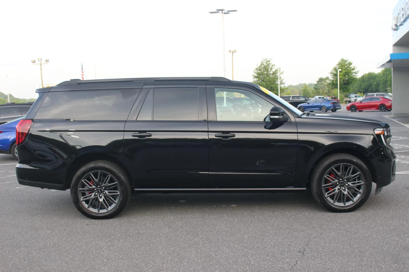 Used 2025 Black Ford Platinum image 8