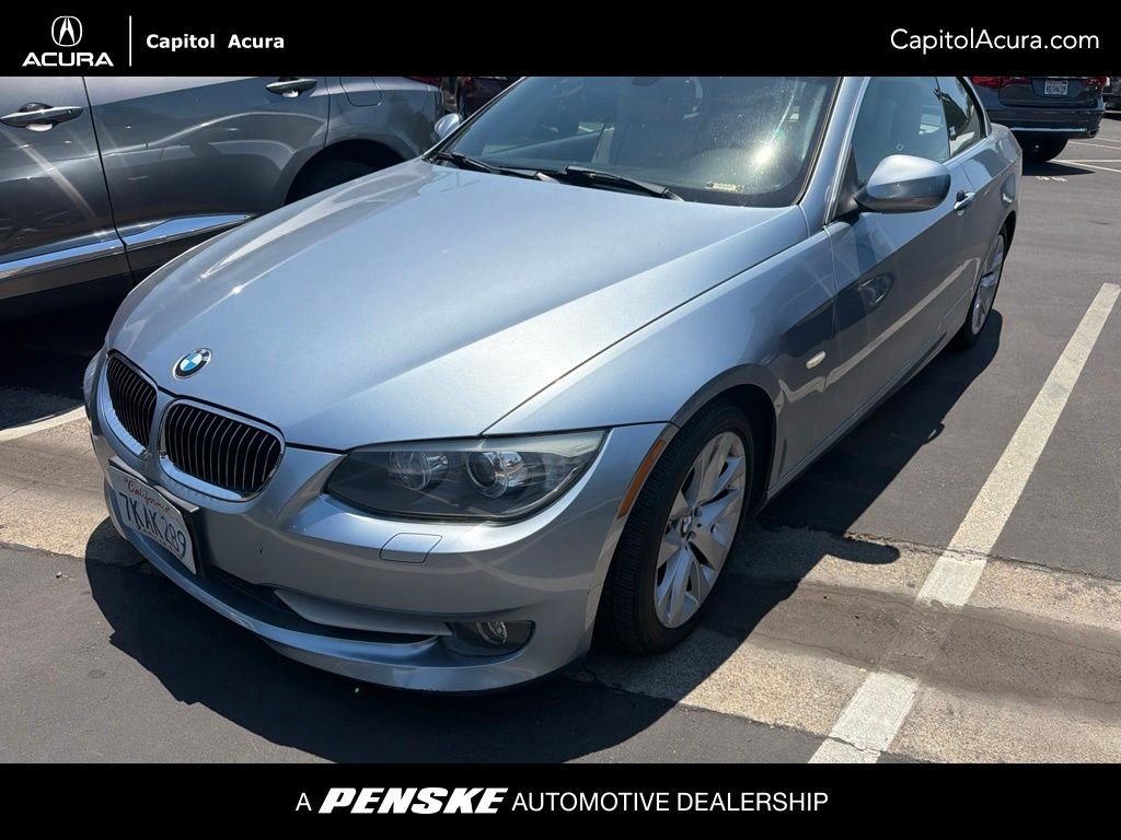 Used 2011 Blue BMW 328i image 1