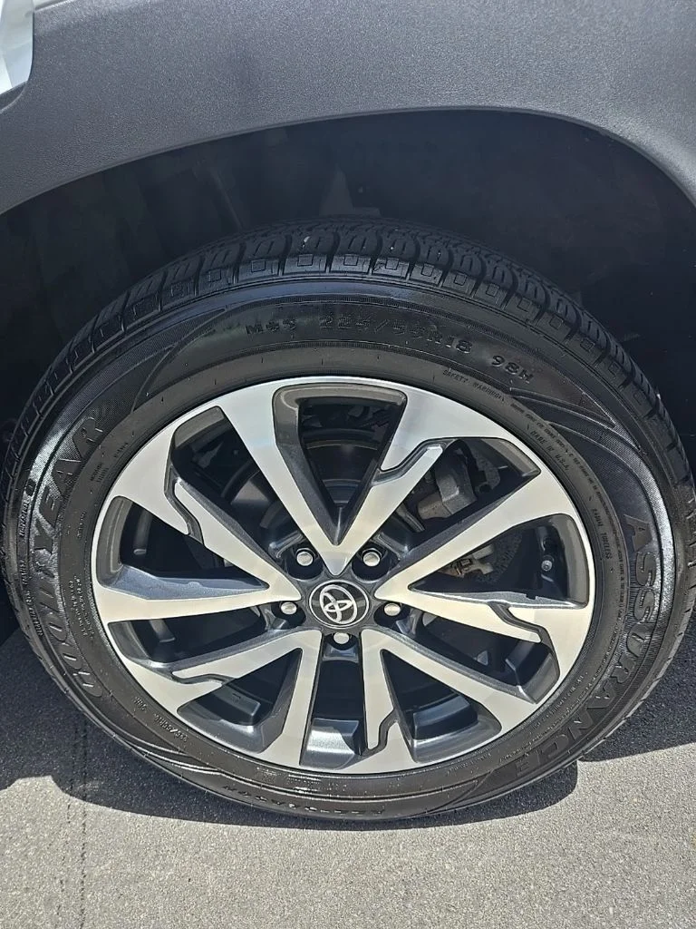 Used 2022 Beige Toyota XLE image 13