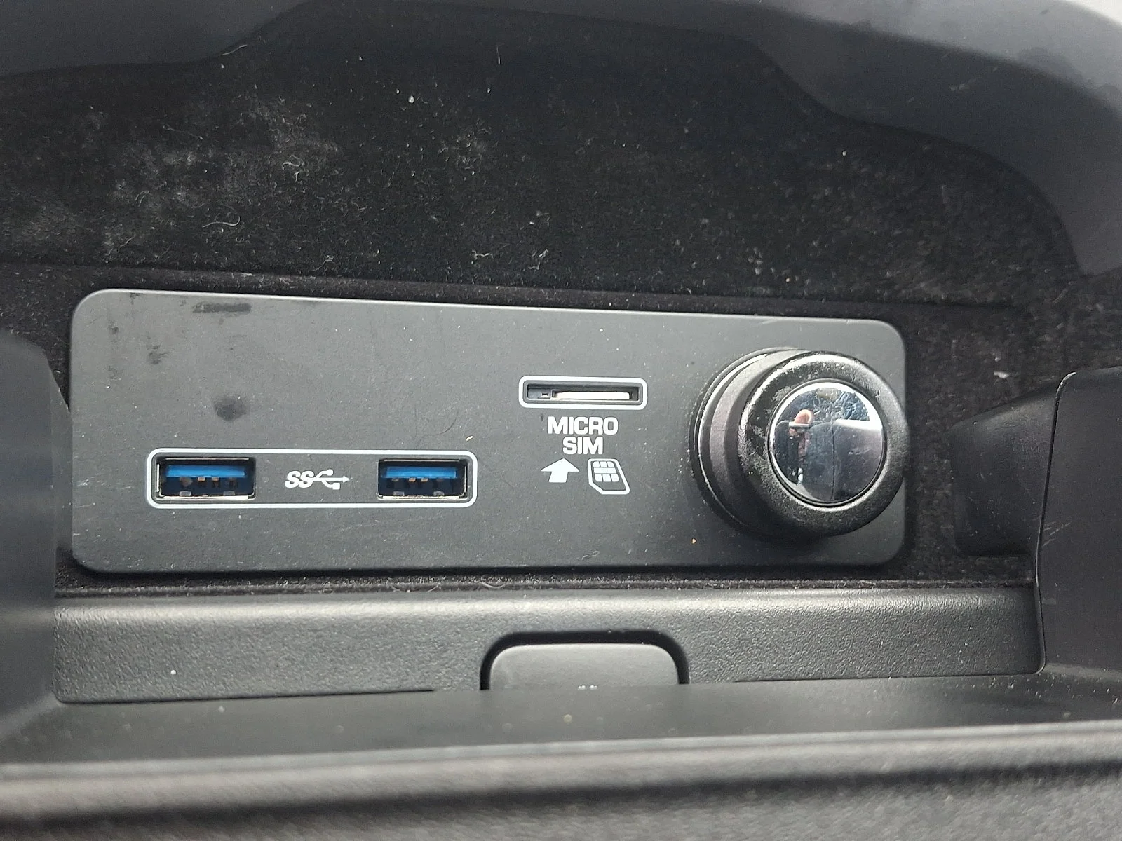 Used 2020 Black Land Rover SVR image 39