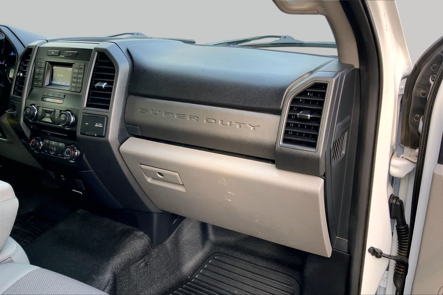 Used 2018 Oxford White Ford F-350 SRW Pickup XL image 17