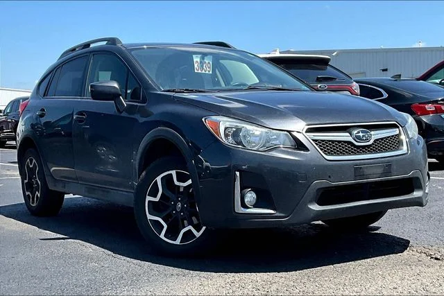 Used 2016 Gray Subaru 2.0i Premium image 2