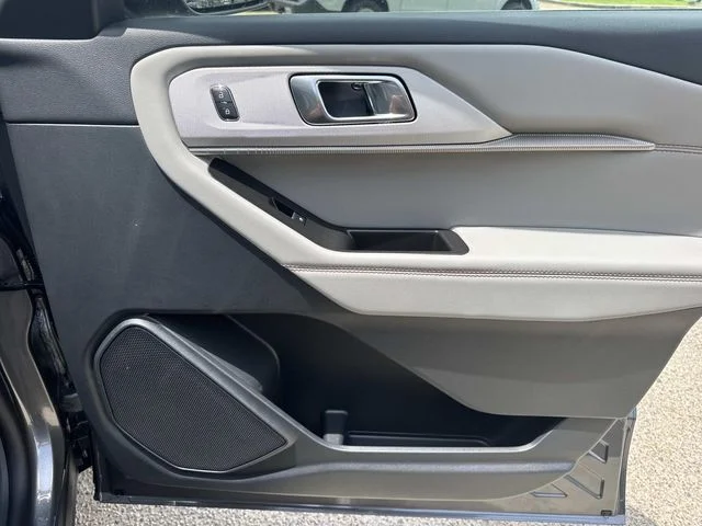 New 2026 Carbonized Gray Metallic Ford Active image 29