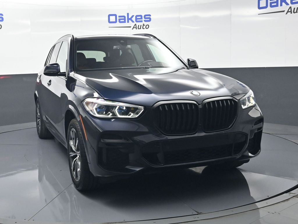 Used 2022 Carbon Black Metallic BMW M50i image 3