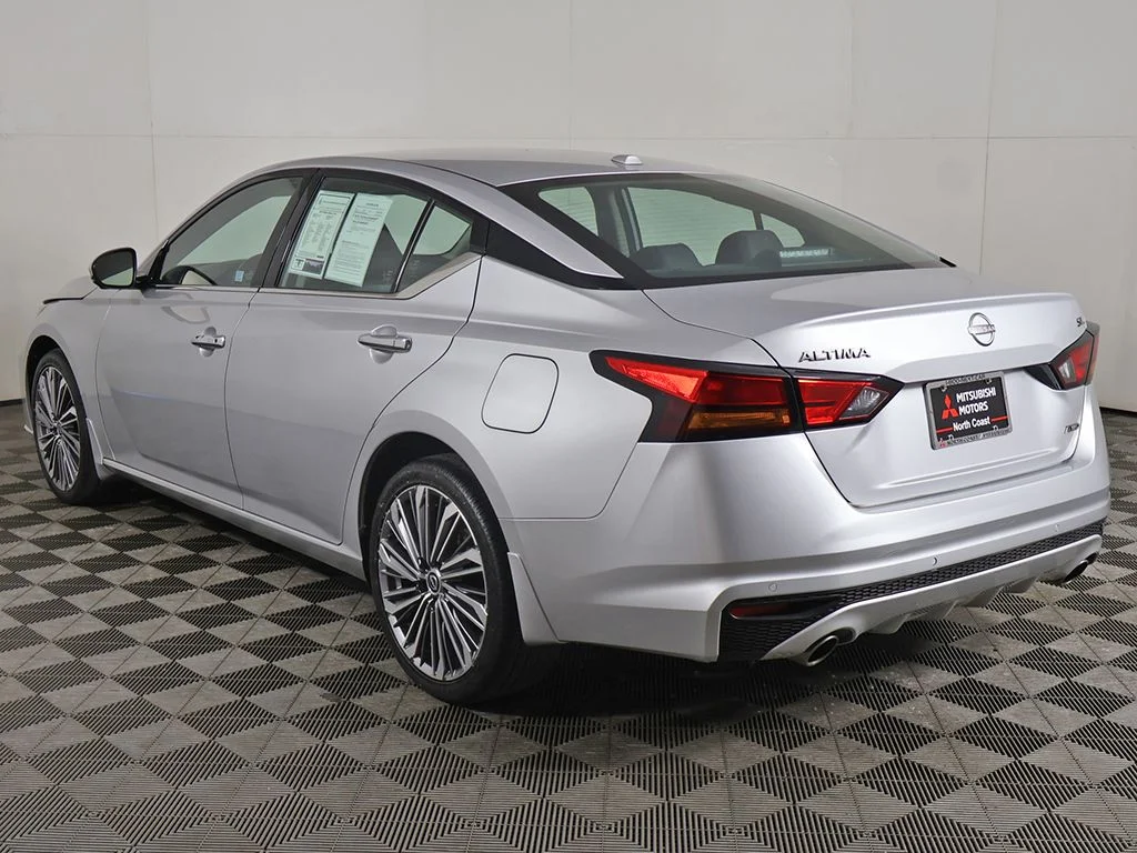 Used 2024 Silver Nissan 2.5 SL image 11