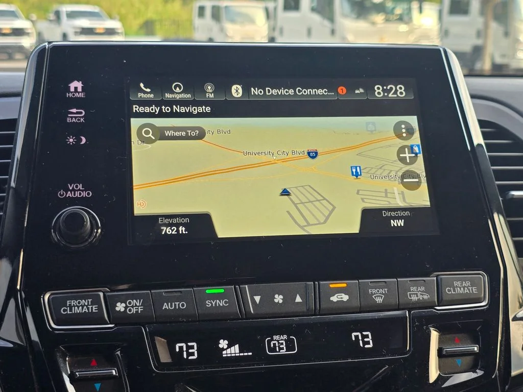 Used 2024 White Honda Touring image 32