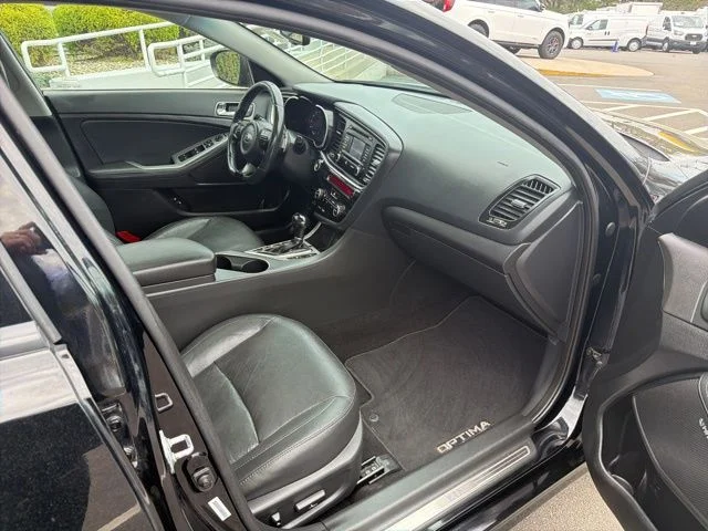 Used 2015 Black Kia SX image 9