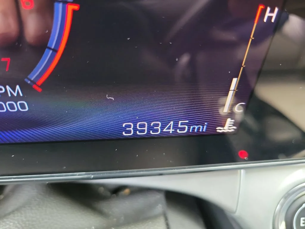 Used 2025 Summit White Chevrolet LT image 29