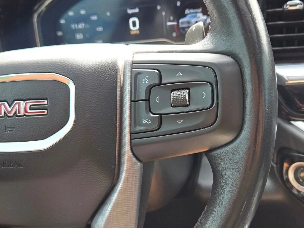 Used 2022 White GMC SLT image 35