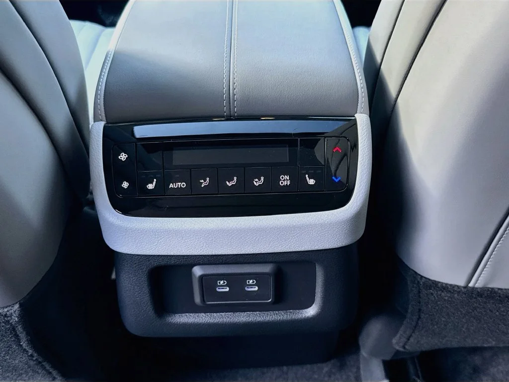 New 2027 White INFINITI LUXE image 27