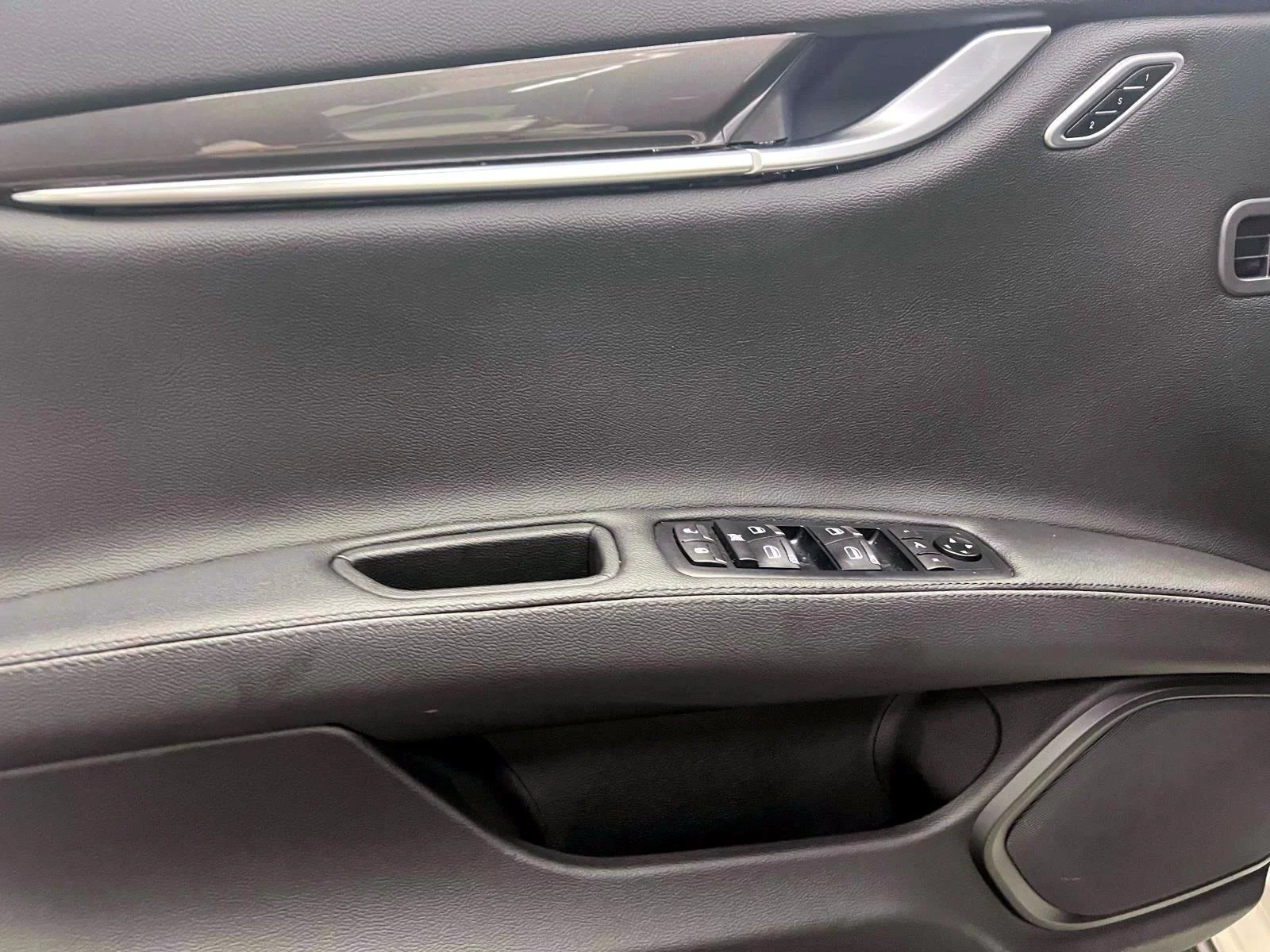Used 2019 White Maserati S Q4 image 17