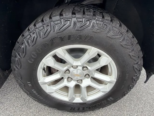 Used 2023 Summit White Chevrolet WT image 12