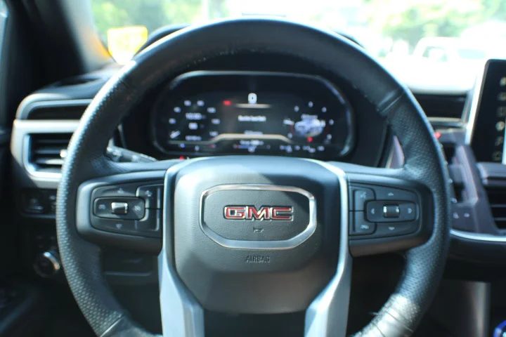 Certified Used 2022 Midnight Blue Metallic GMC SLE image 9
