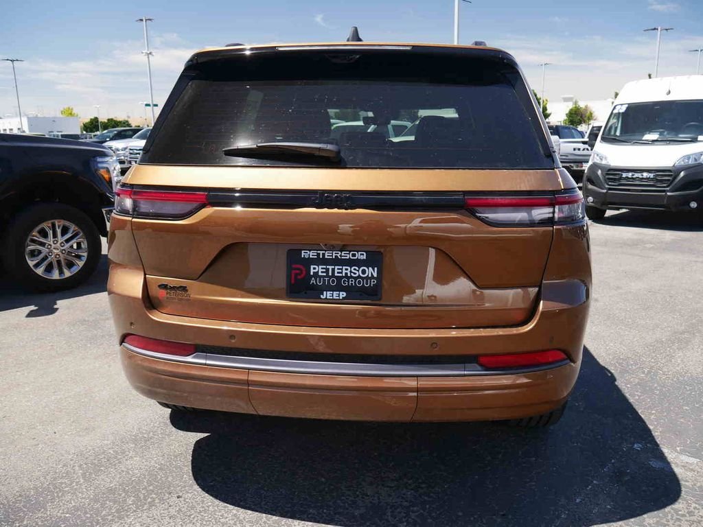 New 2026 Copper Shino Metallic Clear-Coat Exterior Paint Jeep Limited image 18