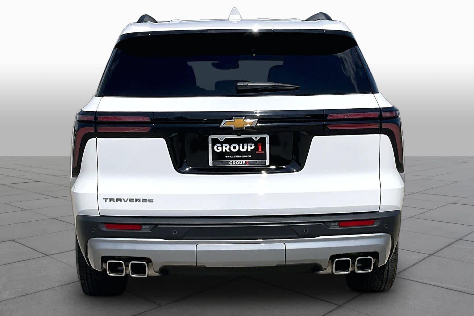 Used 2025 Summit White Chevrolet LT image 5