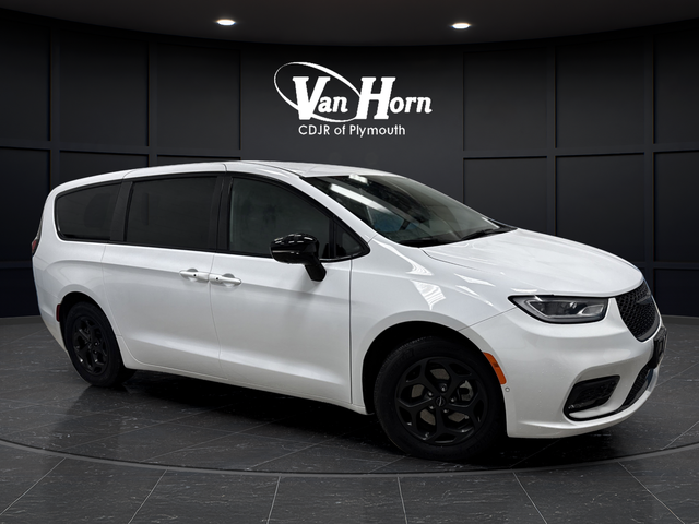 2024 Chrysler Pacifica PHEV Select