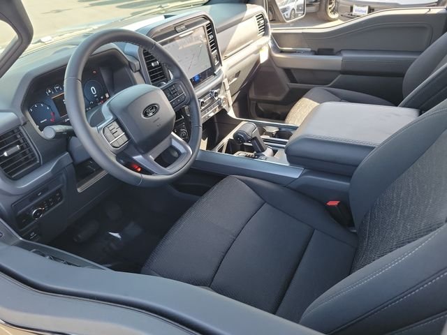 New 2026 Agate Black Metallic Ford XLT image 3