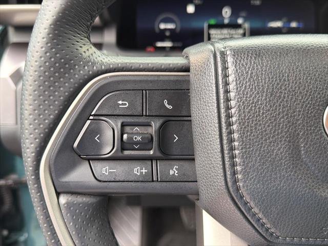 Certified Used 2025 EVEREST Toyota  image 21