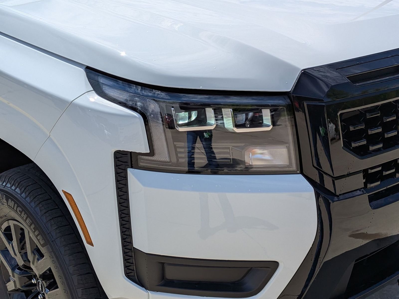 New 2026 Glacier White Nissan Crew Cab SV image 33
