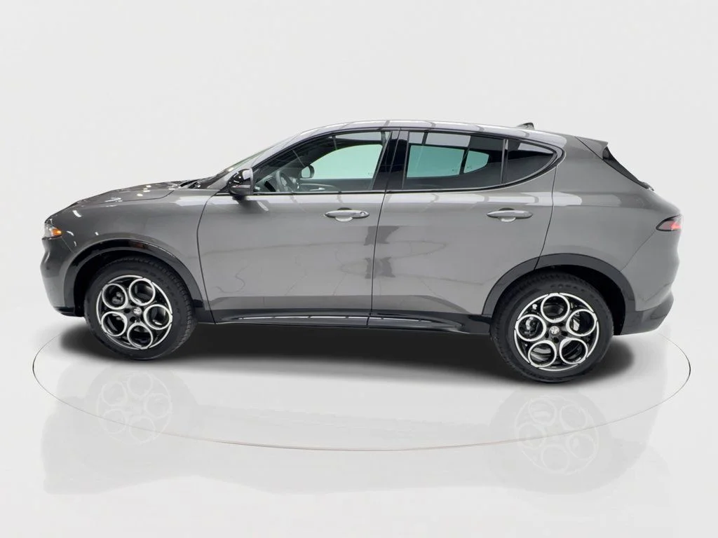 New 2025 Silver Alfa Romeo Base image 6