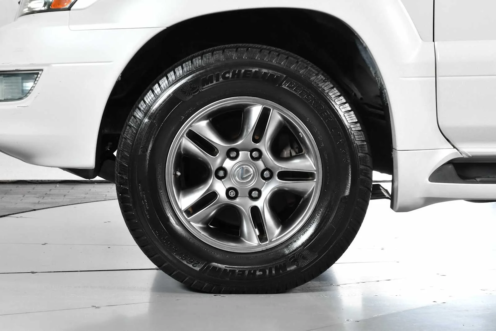 Used 2008 Blizzard Pearl Lexus  image 10