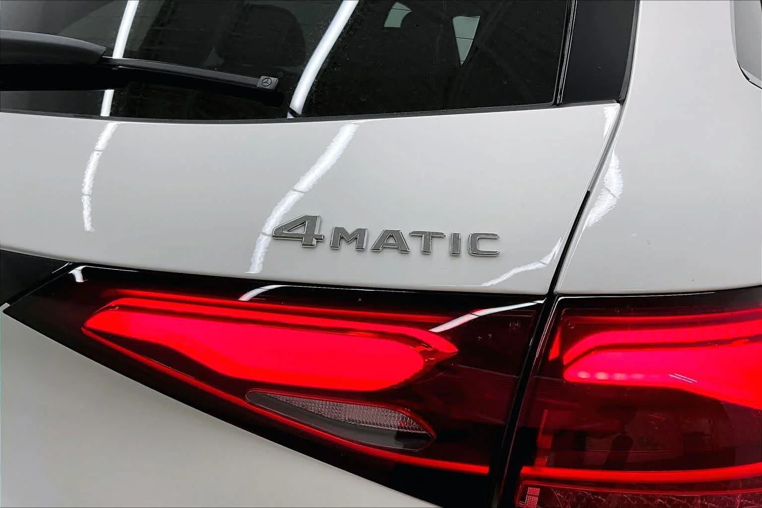 New 2026 Polar White Mercedes-Benz GLC 300 image 15