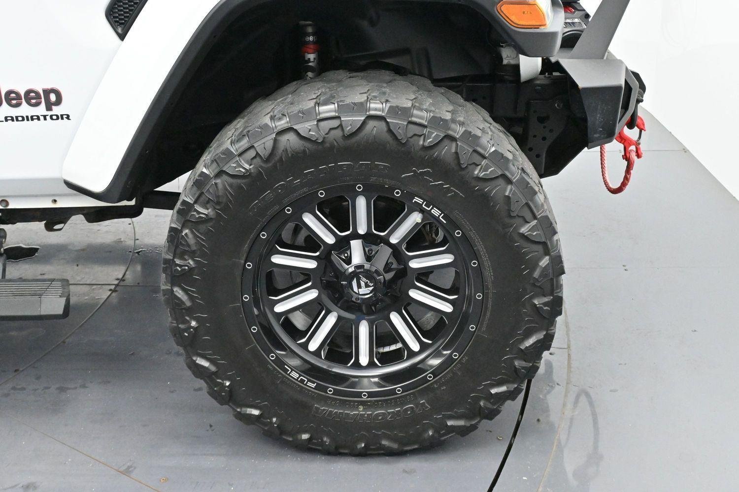 Used 2021 Bright White Clearcoat Jeep Rubicon image 32