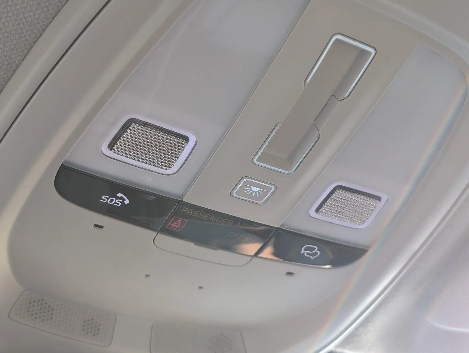 Used 2024 Vapor Grey Metallic Volvo Plus Bright Theme image 20