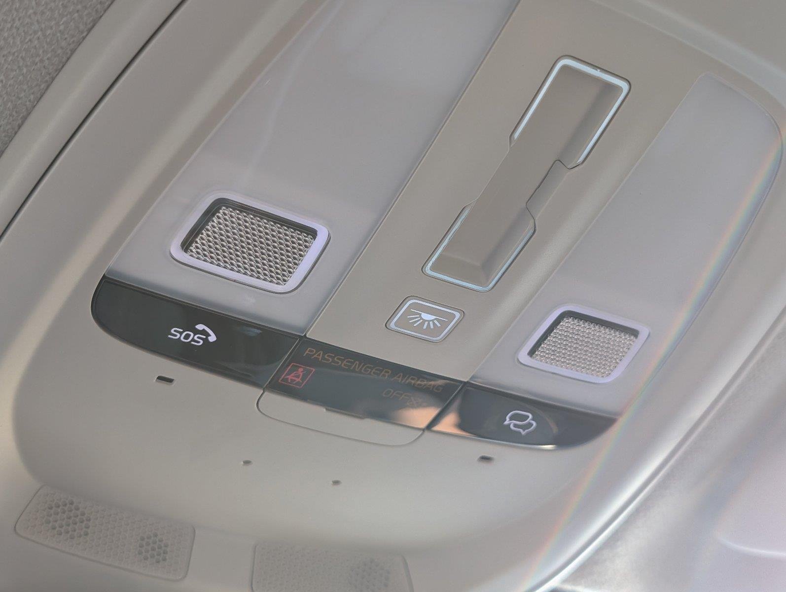 Used 2024 Vapor Grey Metallic Volvo Plus Bright Theme image 20