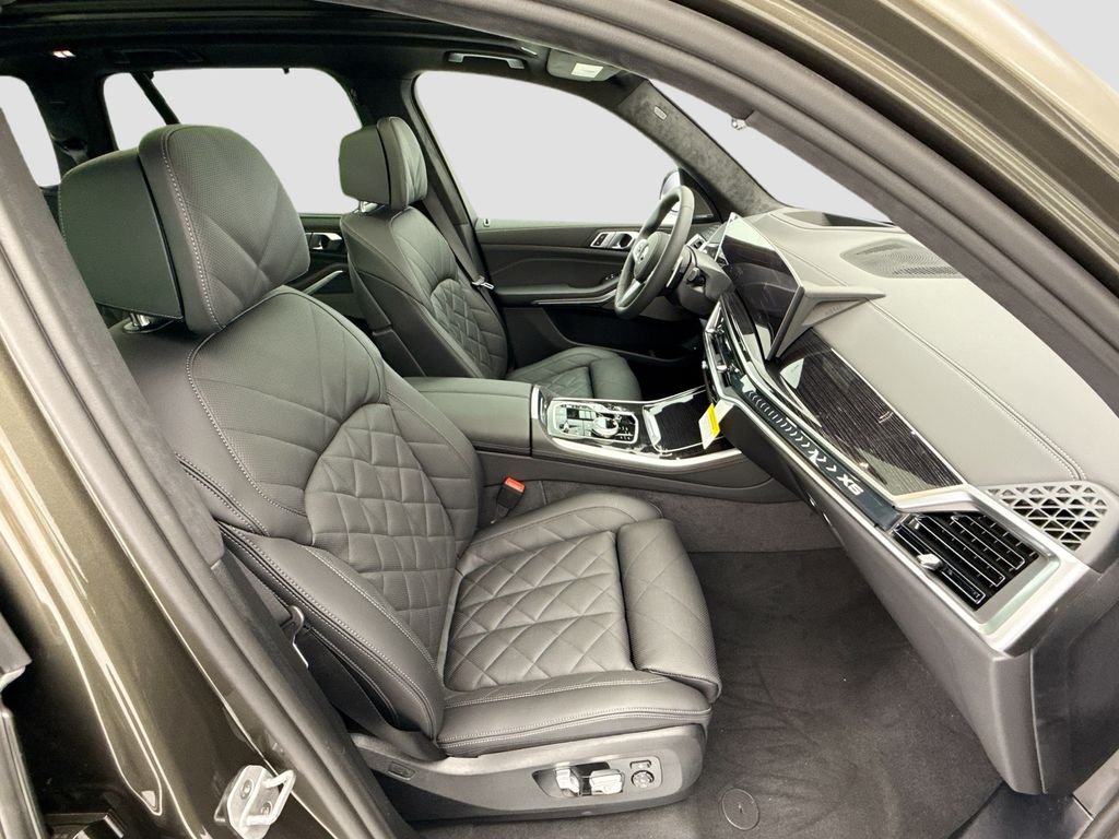 New 2026 Green Metallic BMW xDrive50e image 19