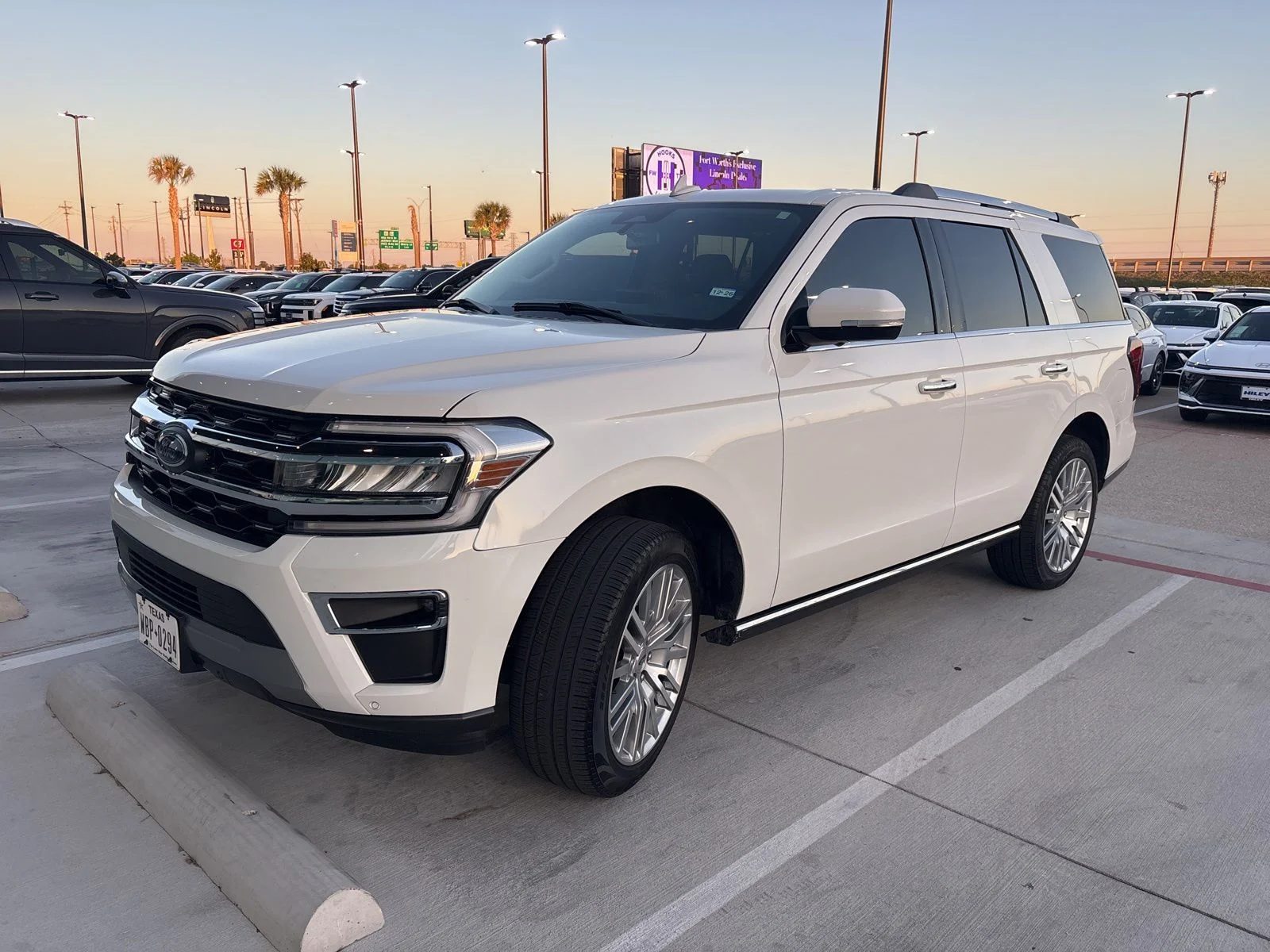 2024 Ford Expedition Limited 4X4's photo
