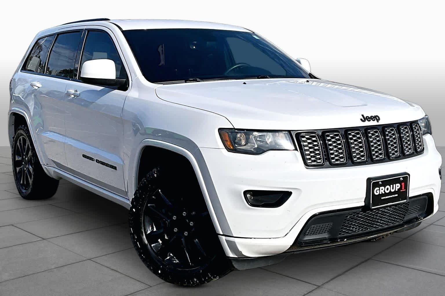 Used 2018 Bright White Clearcoat Jeep Altitude image 5