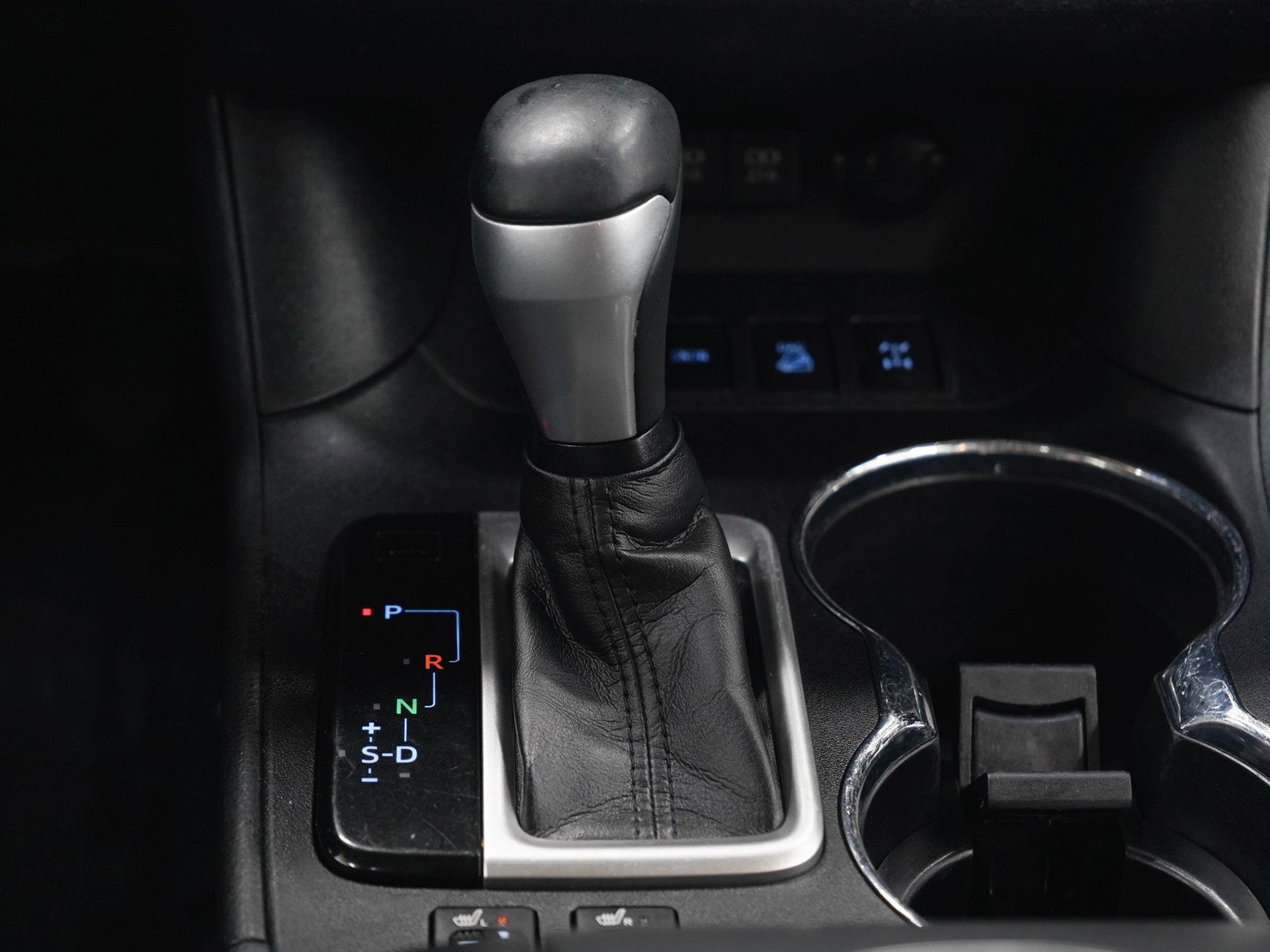 Used 2019 Blizzard Pearl Toyota XLE V6 AWD image 21