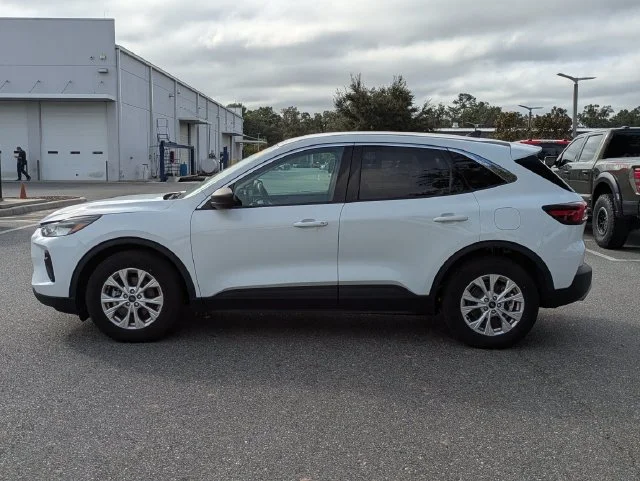 Used 2024 Oxford White Ford Active image 6