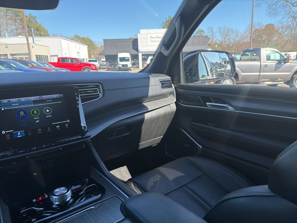Used 2024 White Jeep Series III image 11